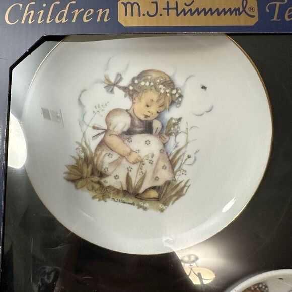 M.J. Hummel Vintage Children Tea Set Plate Bowl Cup Set New Sealed in Box - Picture 2 of 7